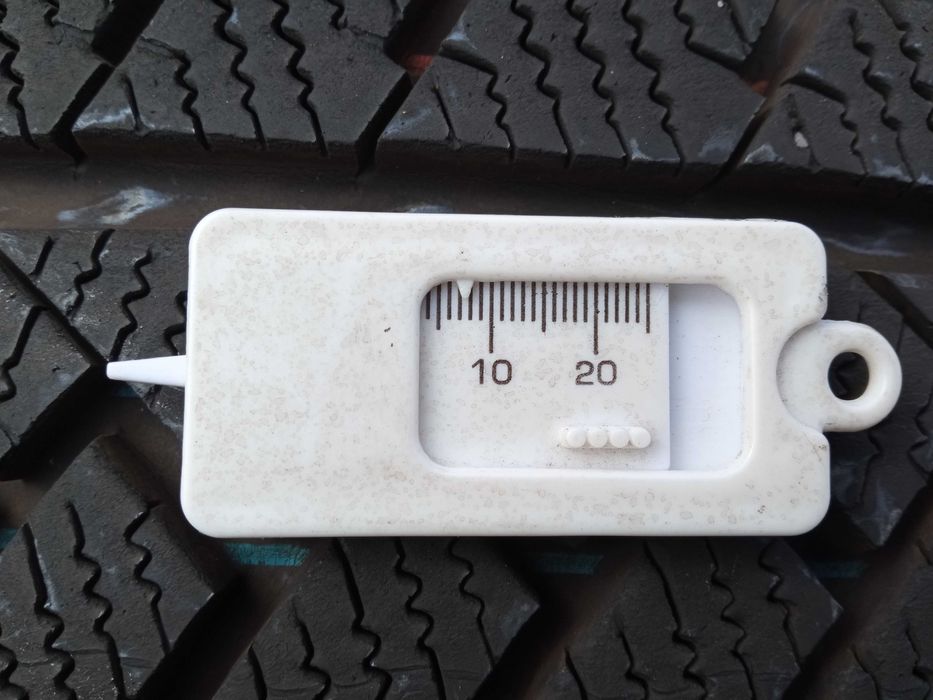 Opony zimowe Continental 235/55R19 105H cena za parę!!!