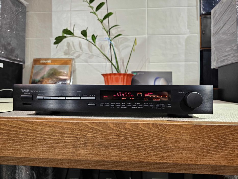 FM/AM-тюнер Yamaha TX-930 Цифровий