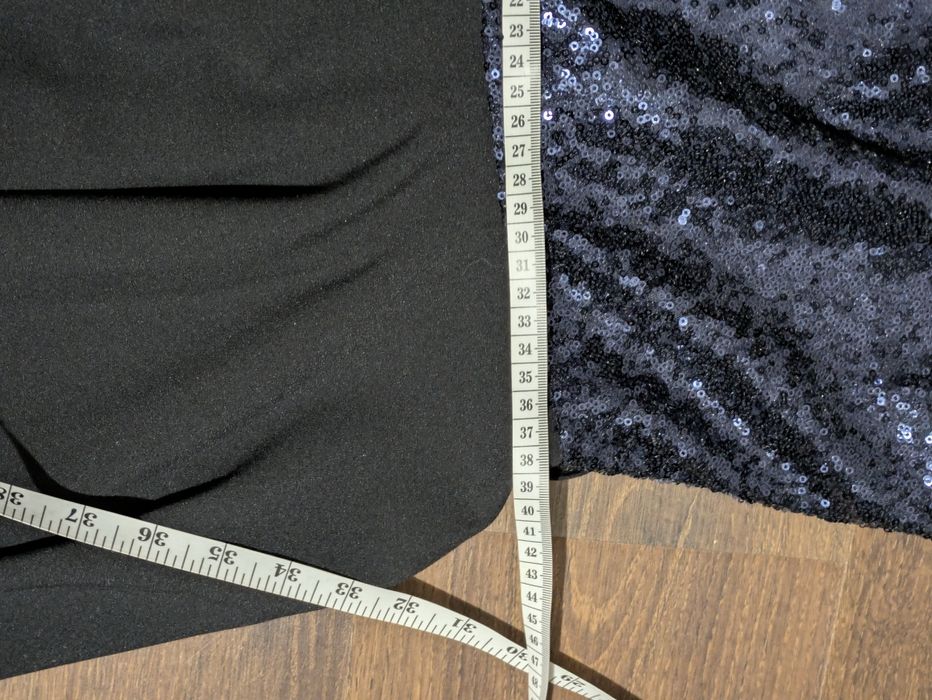 Плаття чорне з синіми паєтками