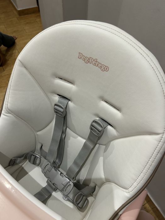 Krzeselko do karmienia Peg Perego follow me