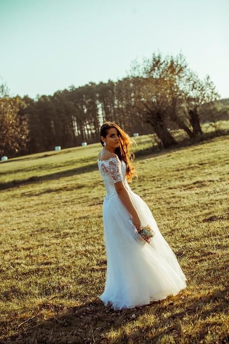 Przepiękna suknia ślubna w idealnym stanie + gratisy