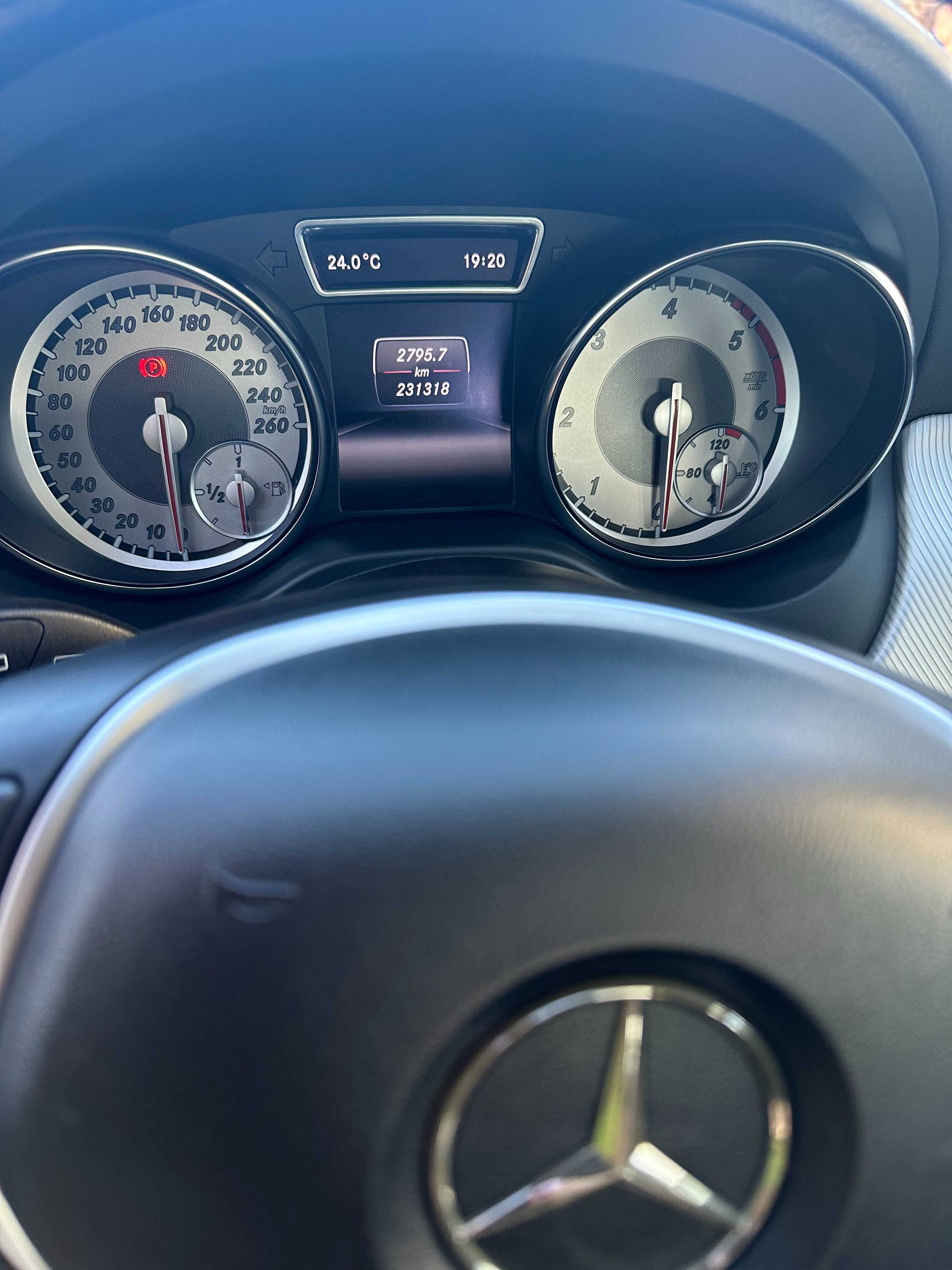 Mercedes GLA 180d CDI Diesel 2015 - Importado da Alemanha com extras
