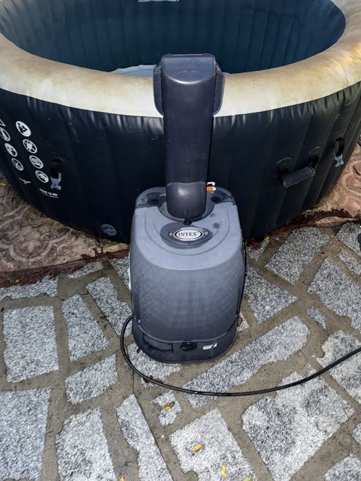 SPA INSUFLÁVEL INTEX 4/6 PESSOAS