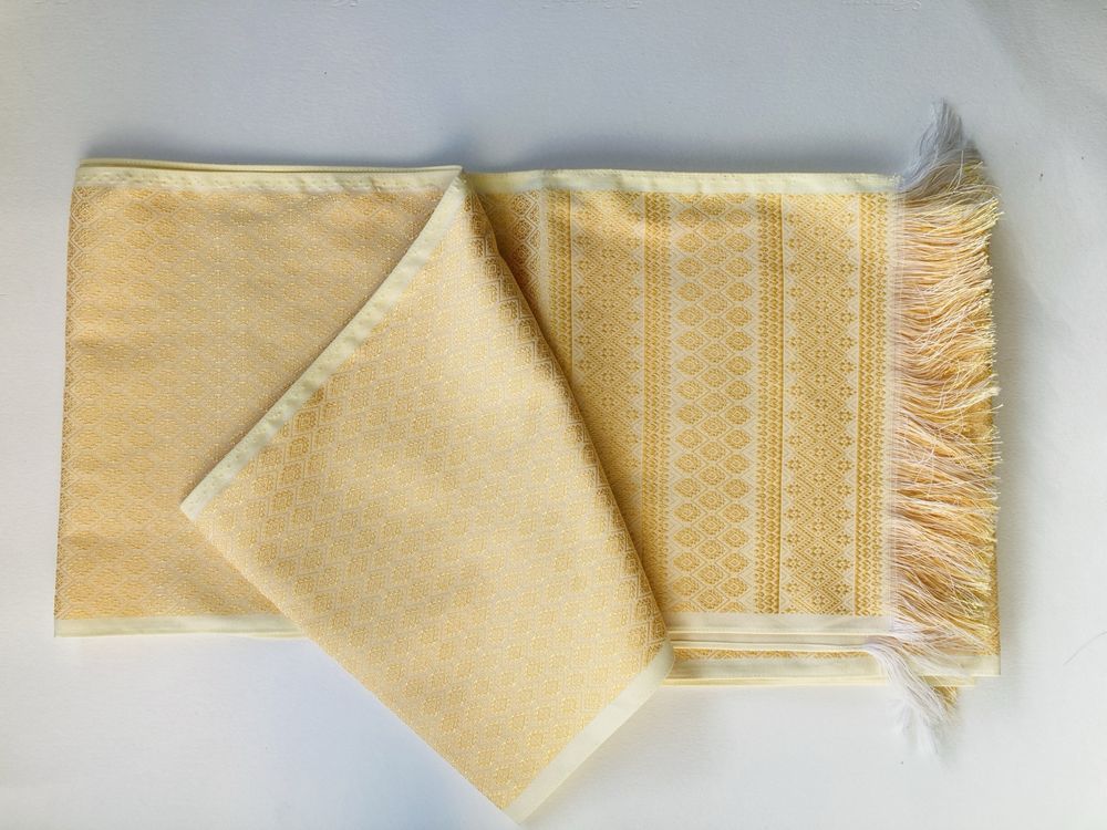 Dois Panos de Mesa Decorativos Amarelo com Debruado Dourado - Novo!
