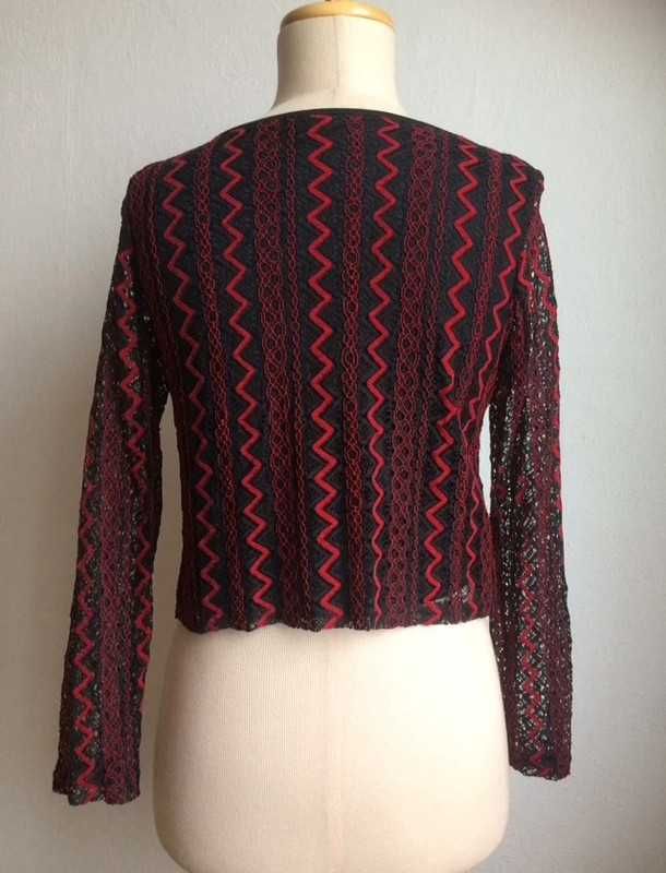 Czarno czerwona bluzka crop top Lily White siateczka koronka mesh