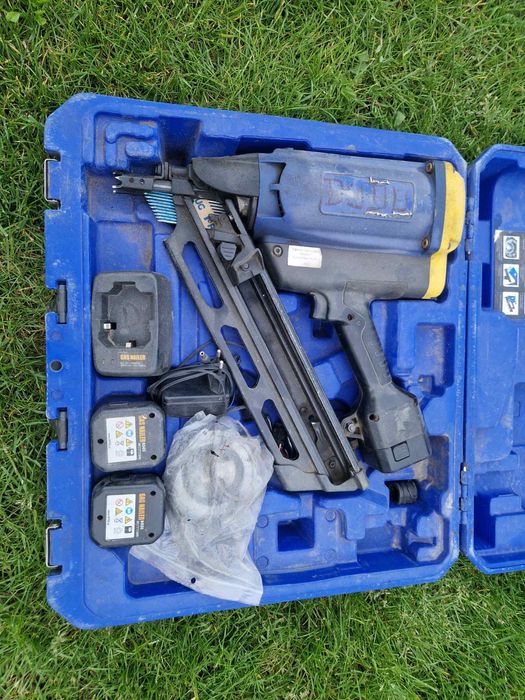 Gwoździarka pneumatyczna woody nd 34 / 90 akumulatorowa uszkodzona