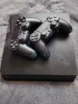 Продам PS 4 в наявності два джойстика