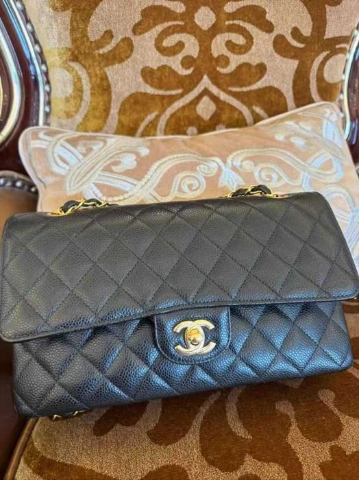 Bolsa de Ombro e de Mão CHANEL em Couro – Tamanho Grande