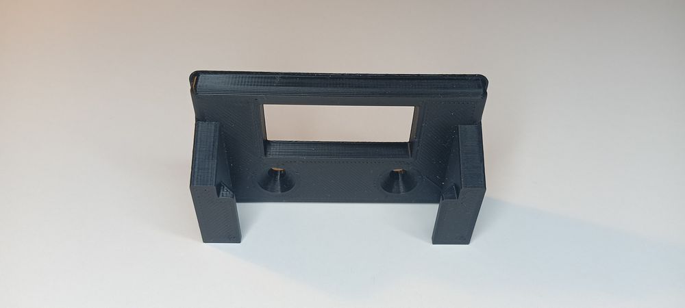 Zestaw 4 wieszaków na baterie Makita