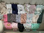 Paka zestaw 122 128 bluzy dresy spodnie legginsy sportowe