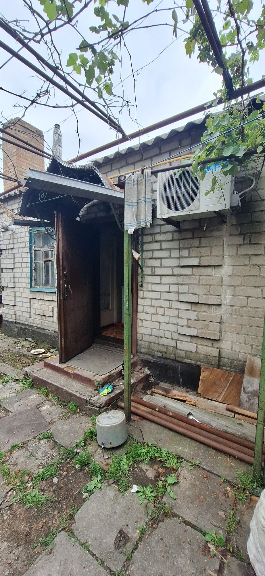 Дом по вул. Успенська (центр) між вул.Горького та вул. Коротка.