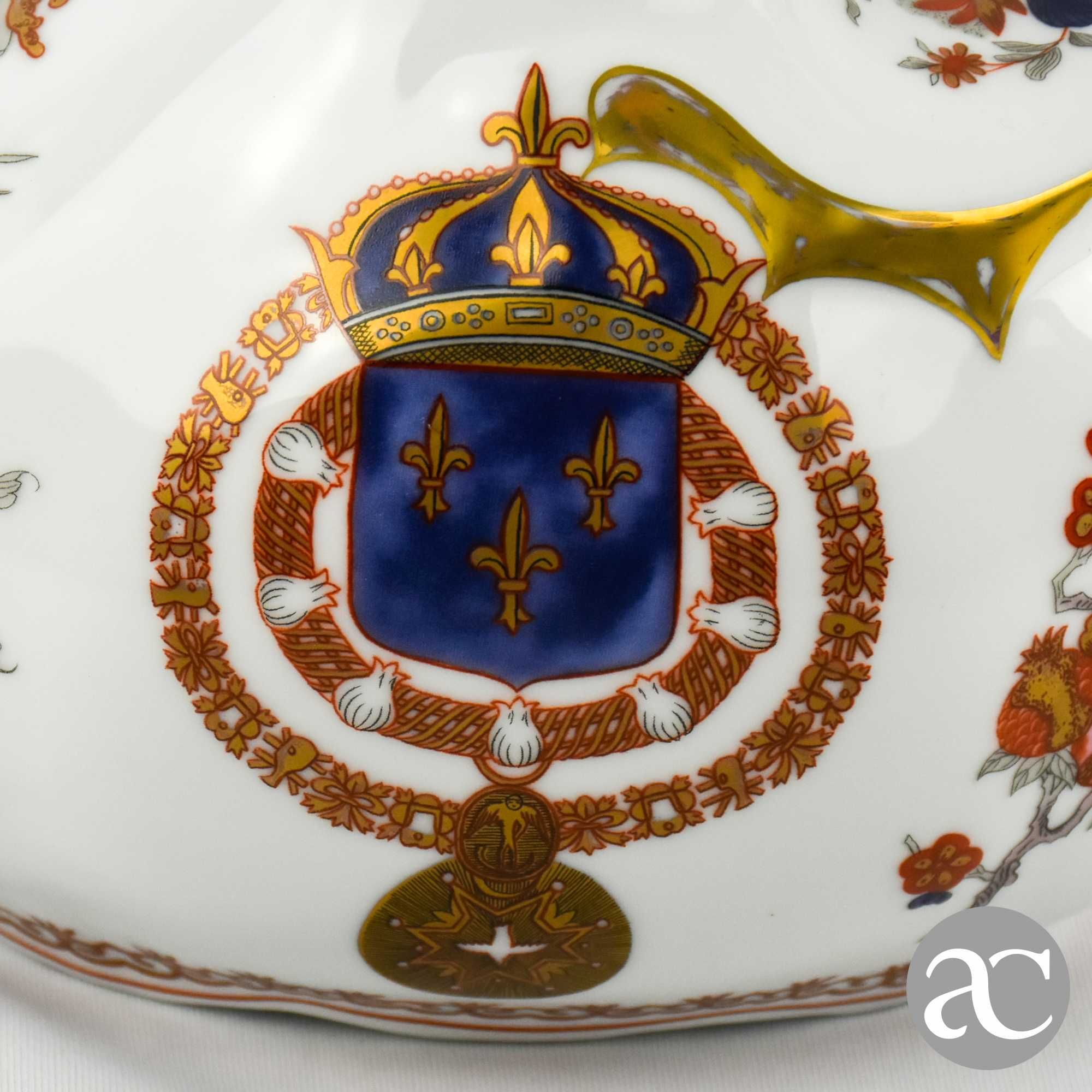 Jarro com brasão porcelana Neoclassica, Coleção Macau