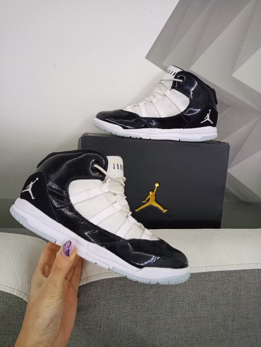 Buty sportowe Nike Air Jordan Max Aura rozmiar 35 chłopięce