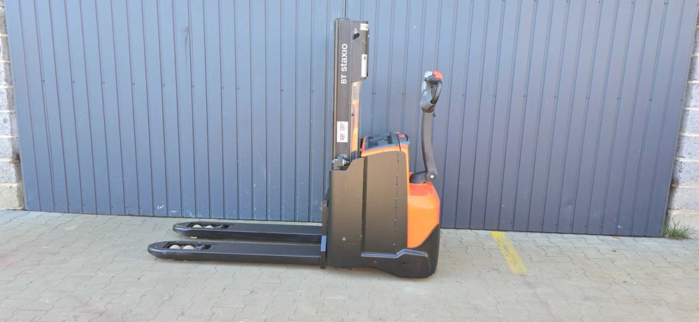 Wózek paletowy BT SWE 200 niski maszt wstępne podnoszenie wideł Toyota