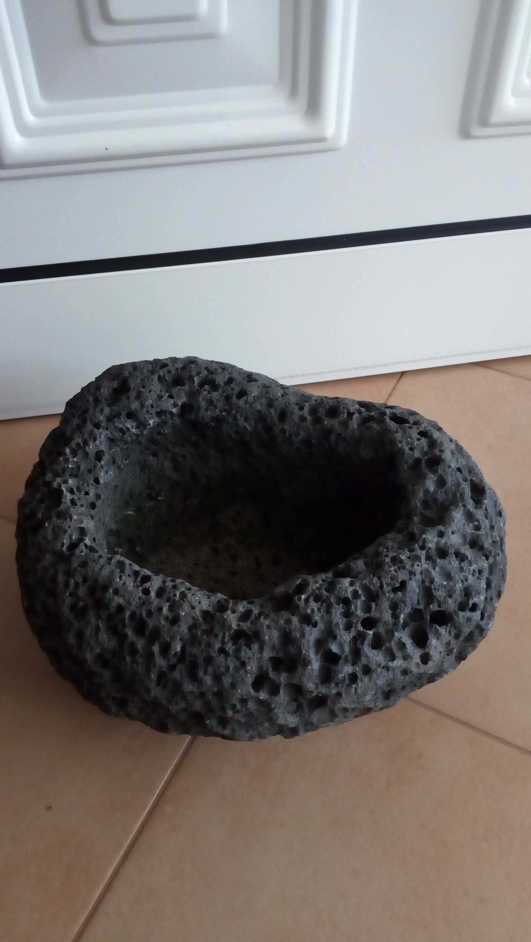 Várias peças em pedra