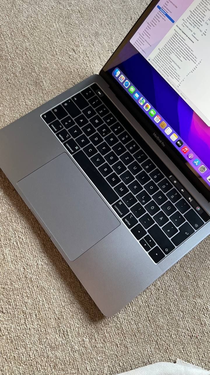 Apple MacBook Pro 2019 13,3" A1989 i5 16 ГБ 256 ГБ TouchBar Space Gray
