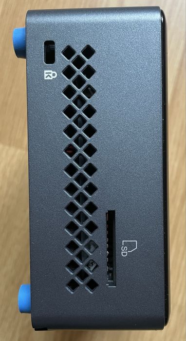 Міні РС. Intel NUC model: NUC7JY