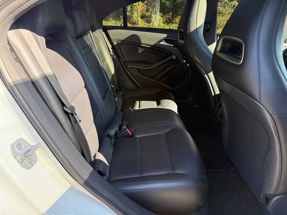 Mercedes-Benz CLA 250 4MATIC      2015