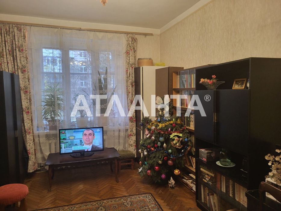 2-комнатная квартира на пр. Шевченко - сталинка