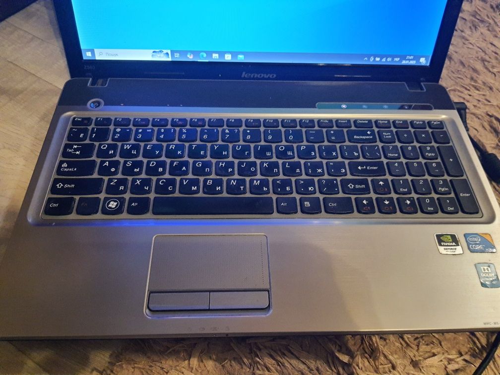Нутбук Lenovo ideapad Z560