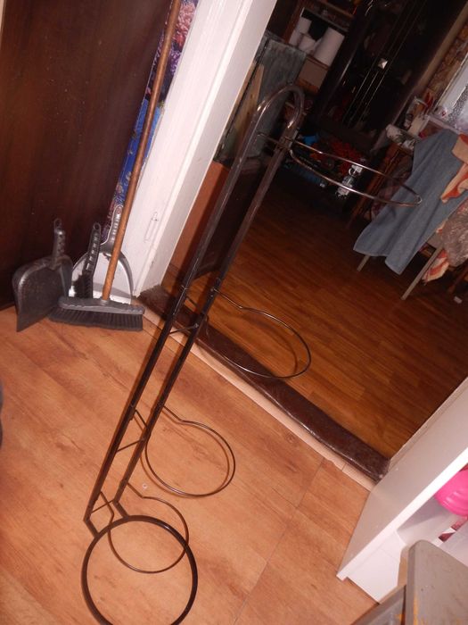 Wyprzedaż->Stojak na 4 piłki ORGANIZER PRZECHOWYWANIE PIŁEK 85,9 CM