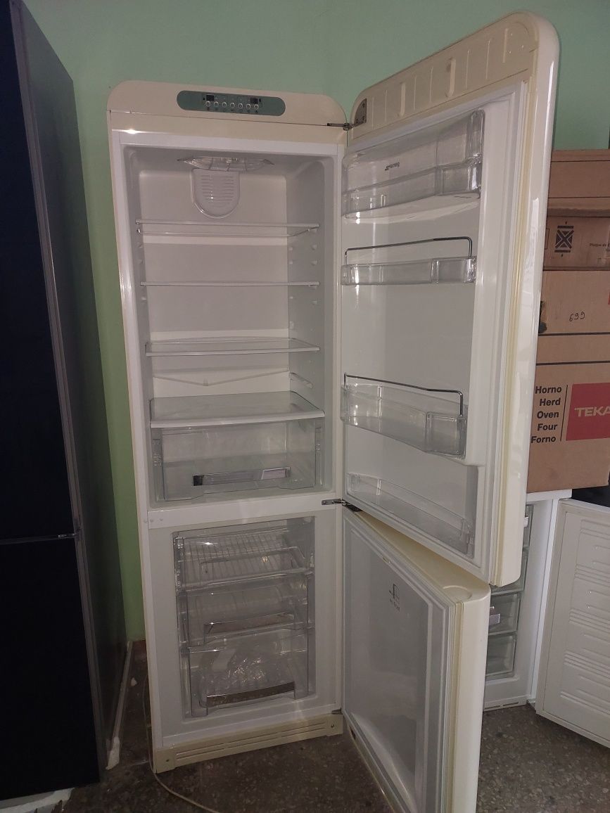 Холодильник SMEG