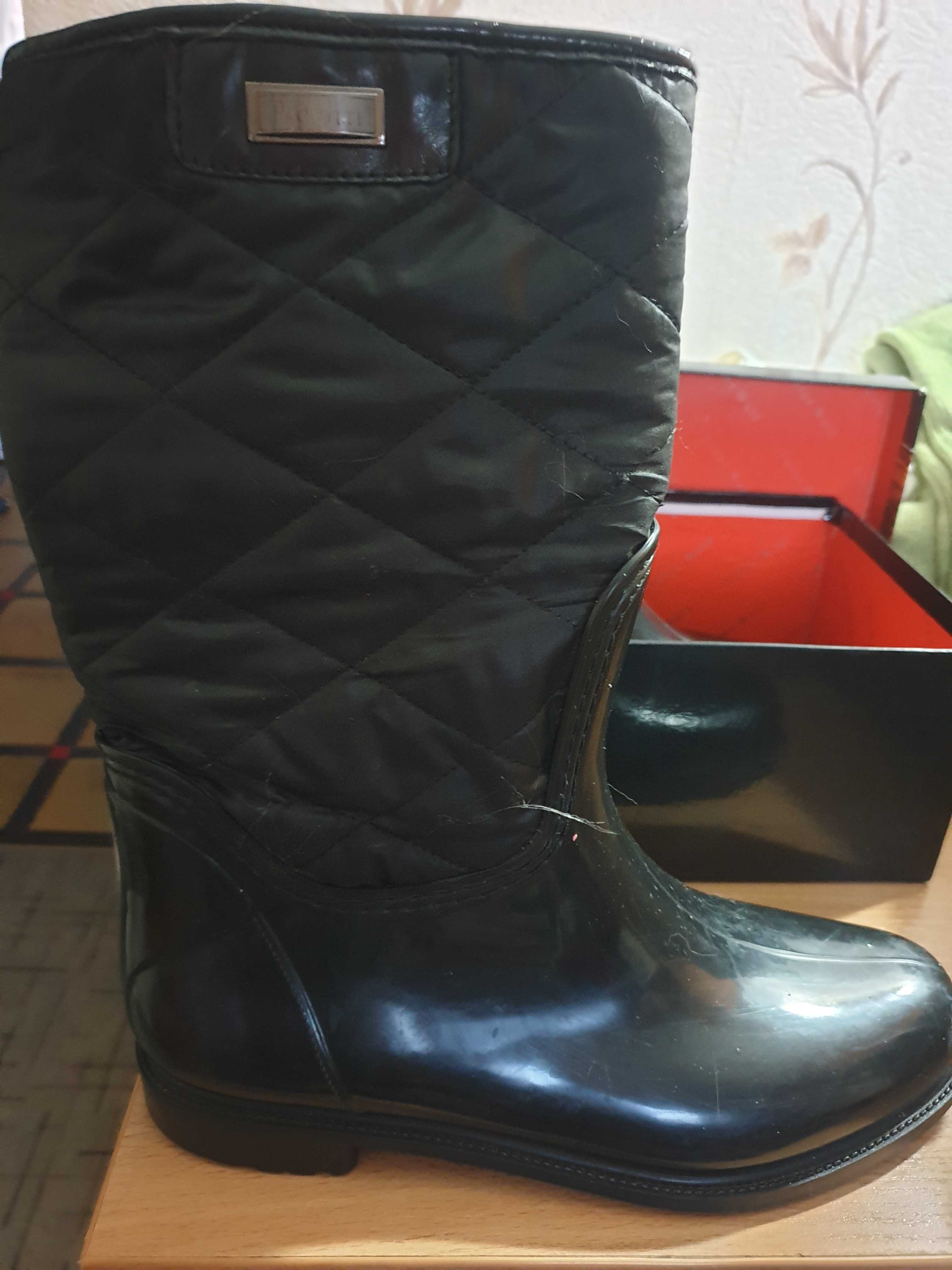 Продам чоботи 39 розмір Burberry