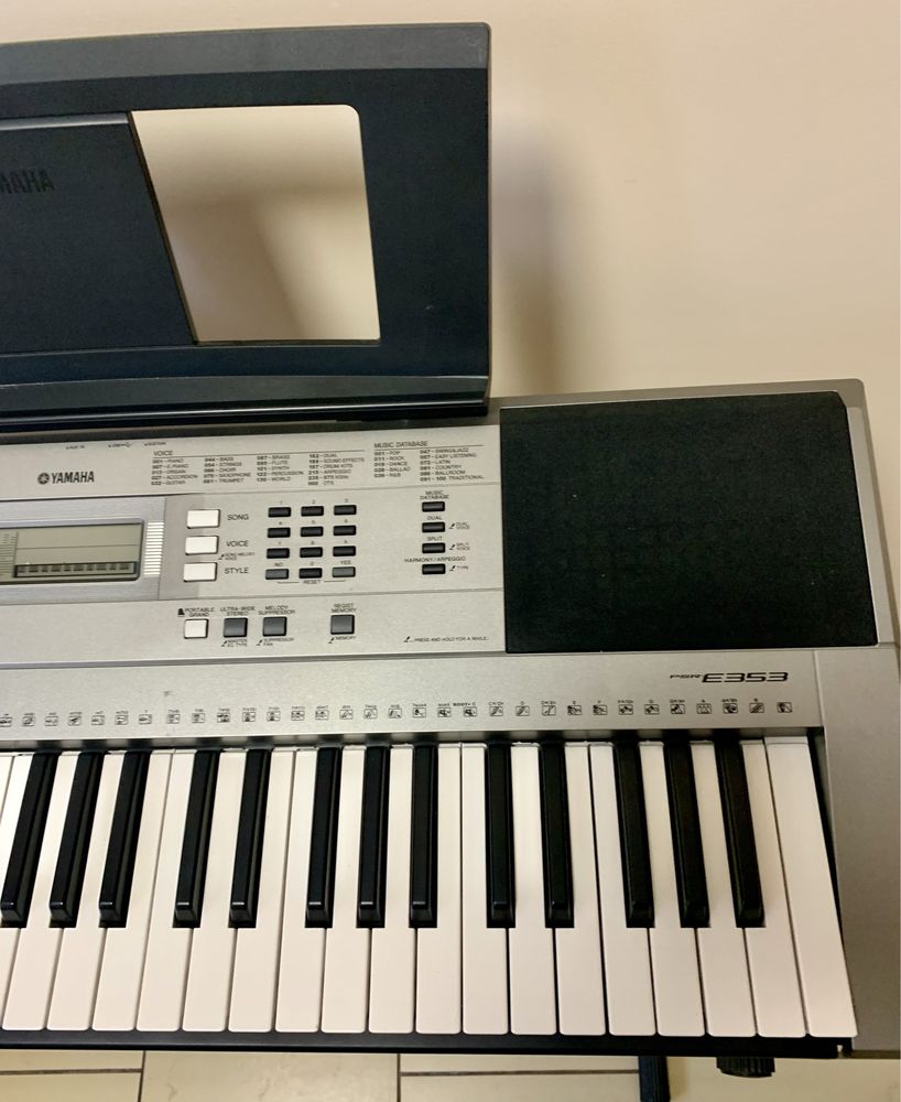 Keyboard Yamaha PSR E353