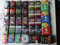 Topps zestaw 33 puste puszki po kartach piłkarskich