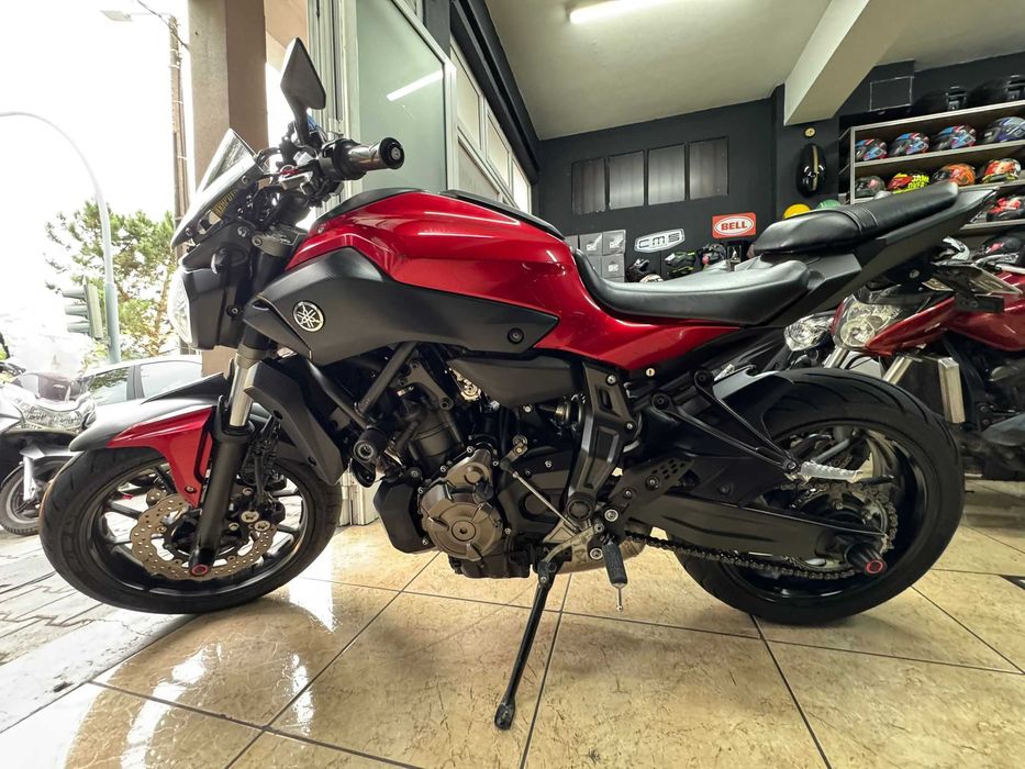 YAMAHA MT 07 ANO 2015