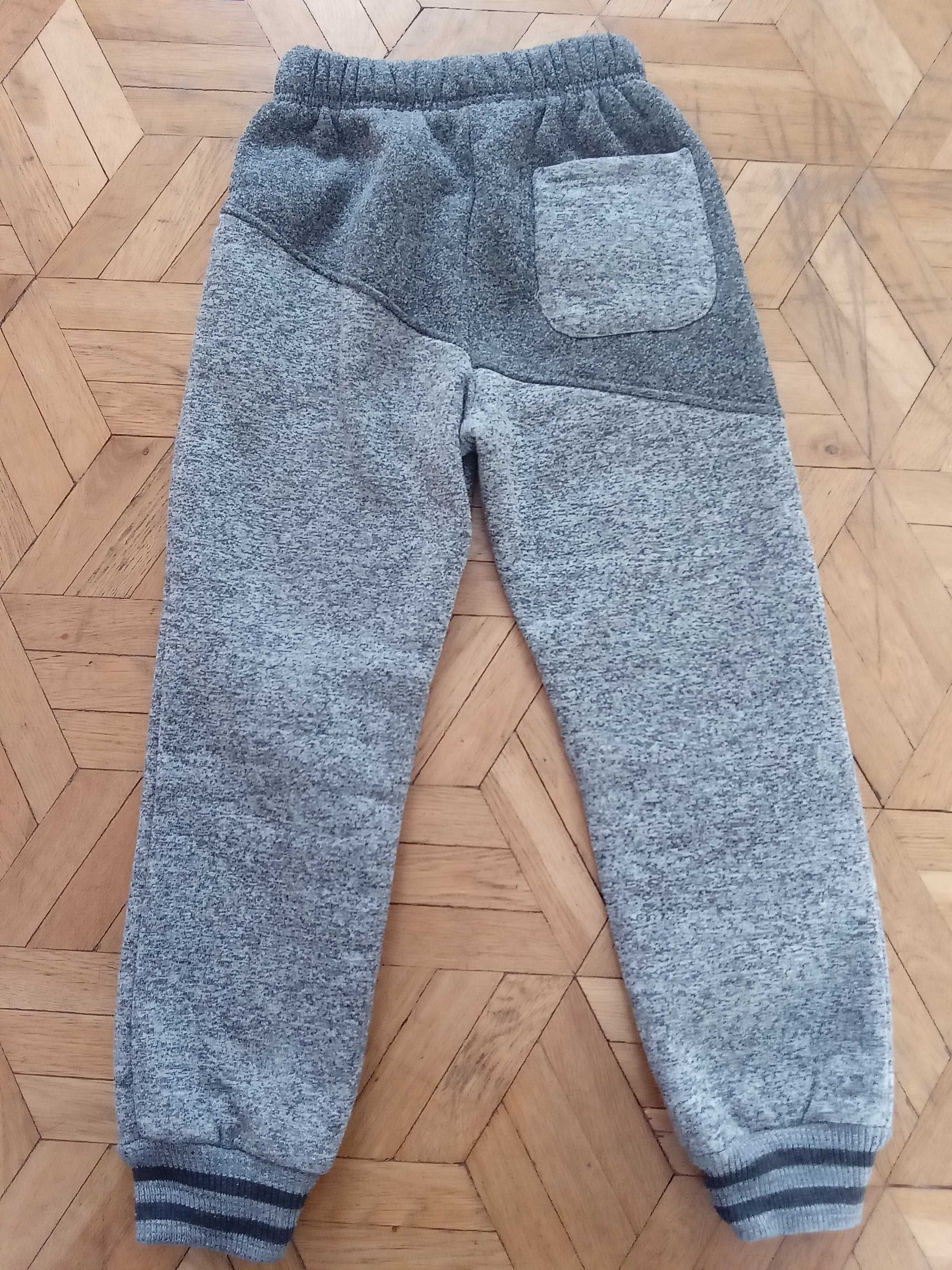 Spodnie rozmiar 140