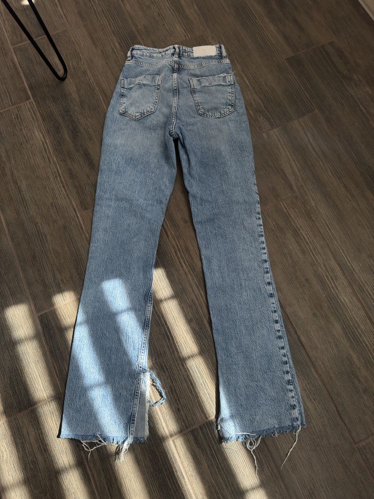 Трендові джинси zara з розрізами