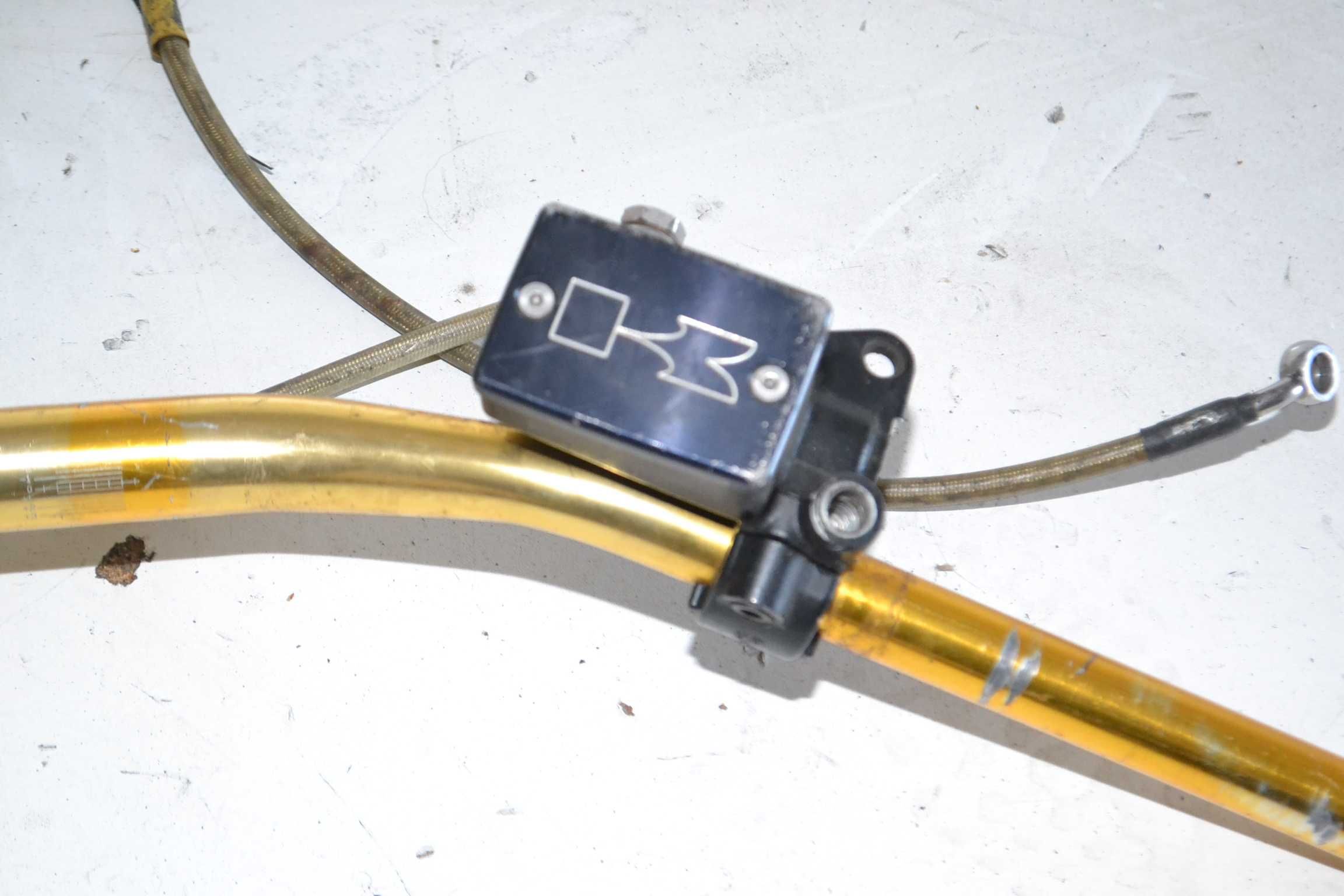 Kierownica pompa uchwyt sprzęgła fzs gsf xj gs 600 hornet zr7 z750