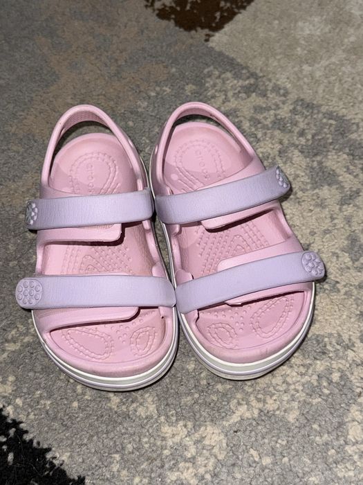 Сандалі crocs.       .