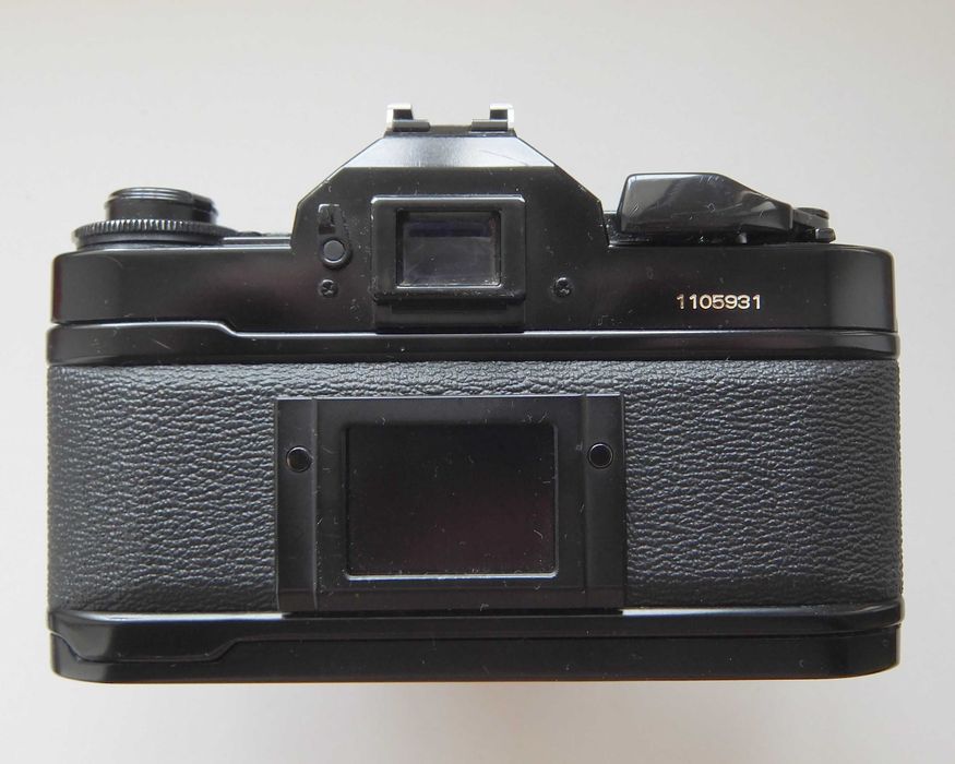 Продам камеру Canon A-1 с объективом 50 мм.