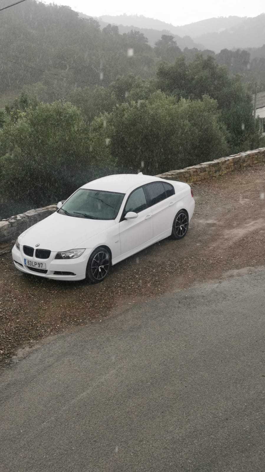 Vendo BMW E90 320D