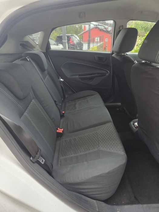 Ford Fiesta 5 lugares