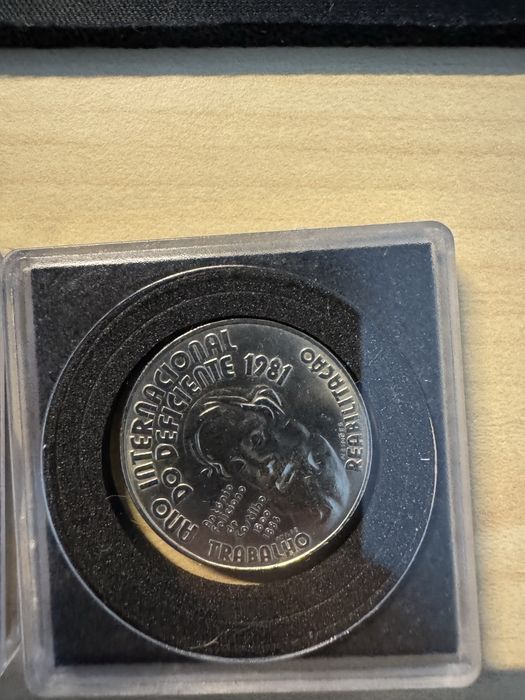 Conjuntos de moedas Ano internacional do Deficiente 1981