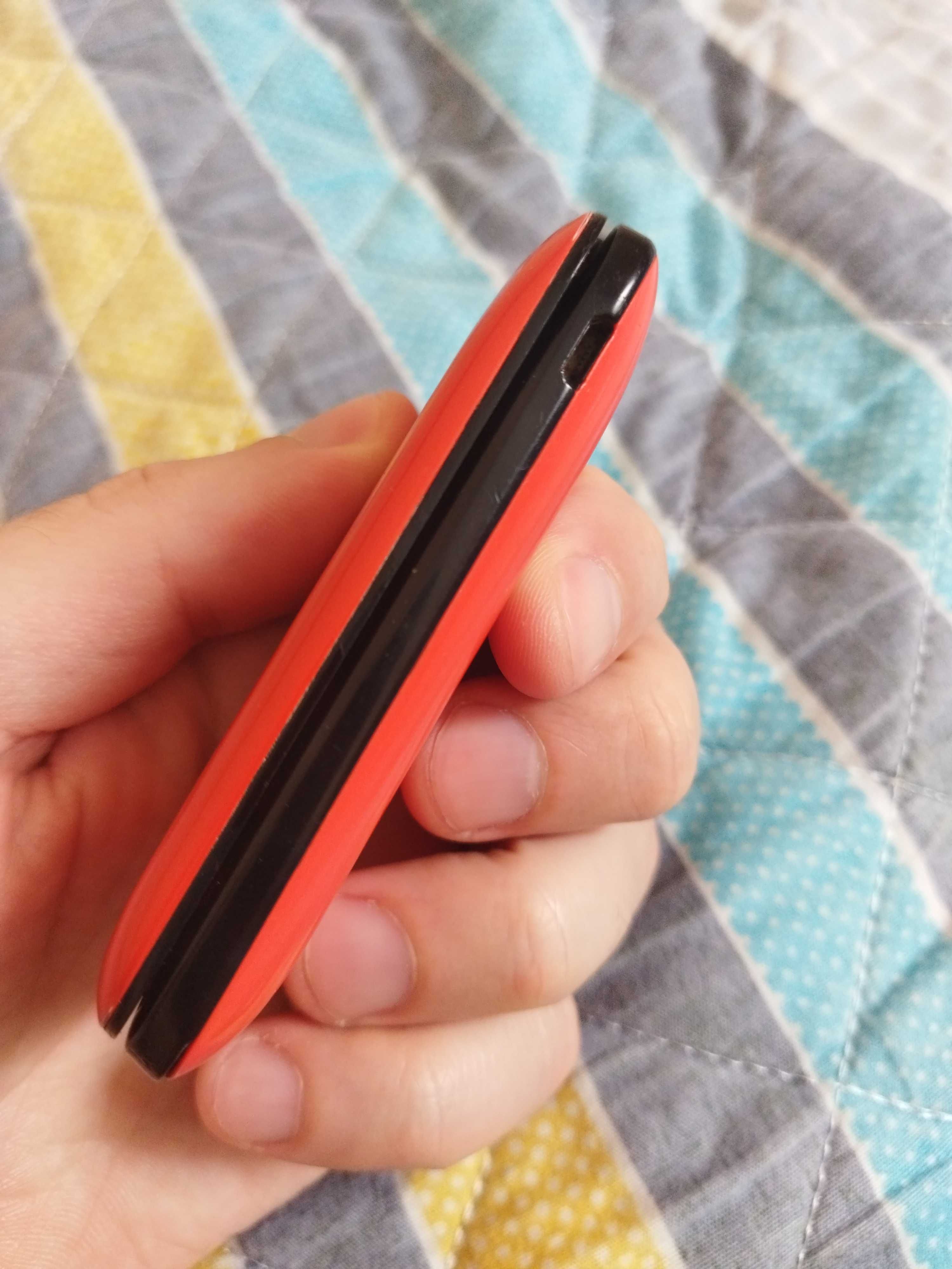 Alcatel One Touch 1035D Dual SIM треб замены шлейфа.