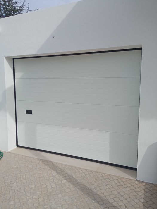 Portões seccionados, automatismos margem Sul