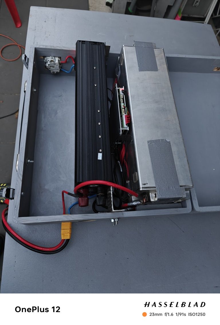 Magazyn energii z wyjściem na 220v