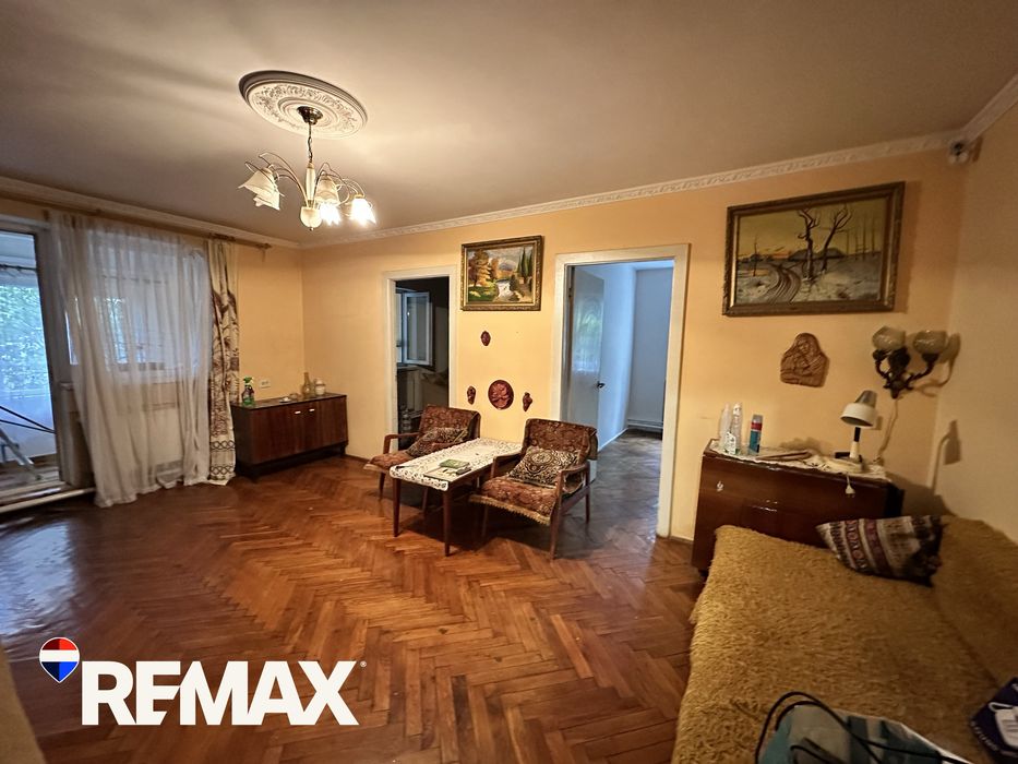 Трикімнатна квартира з гаражем по вул. Загорська