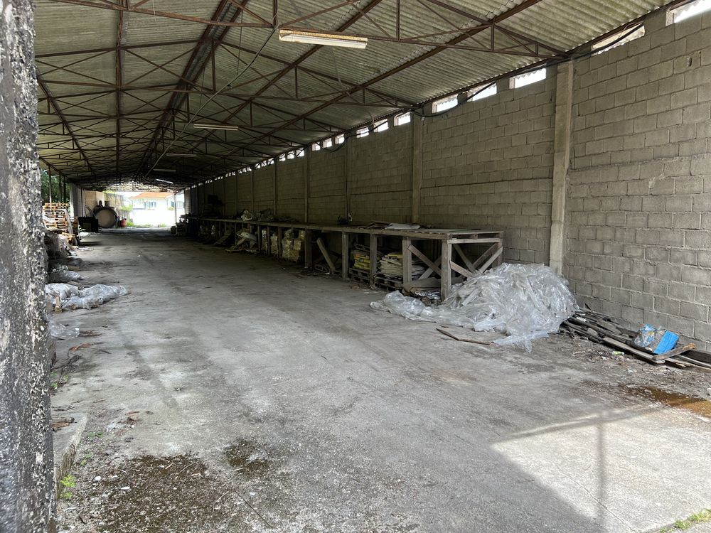 Arrendam-se Armazéns e Escritórios em parque industrial com 15.000m2