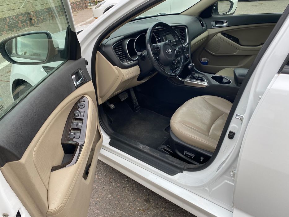 Продам машину KIA optima