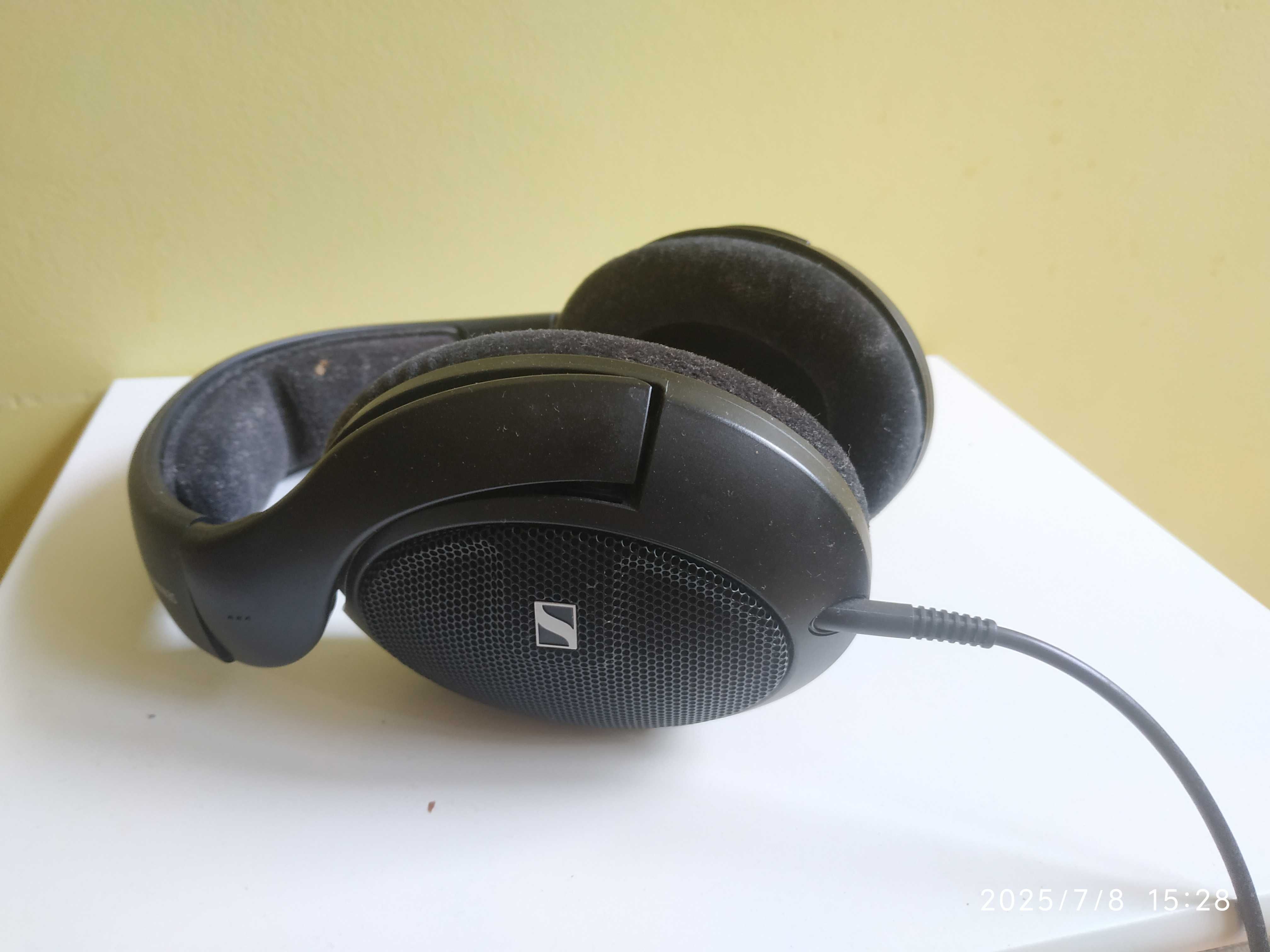 Sennheiser HD 560s
