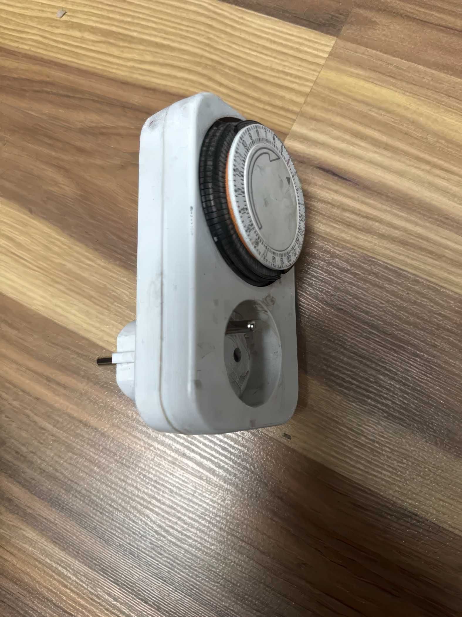 Włącznik Czasowy Programator Zegar Dobowy 240V Sprawny
