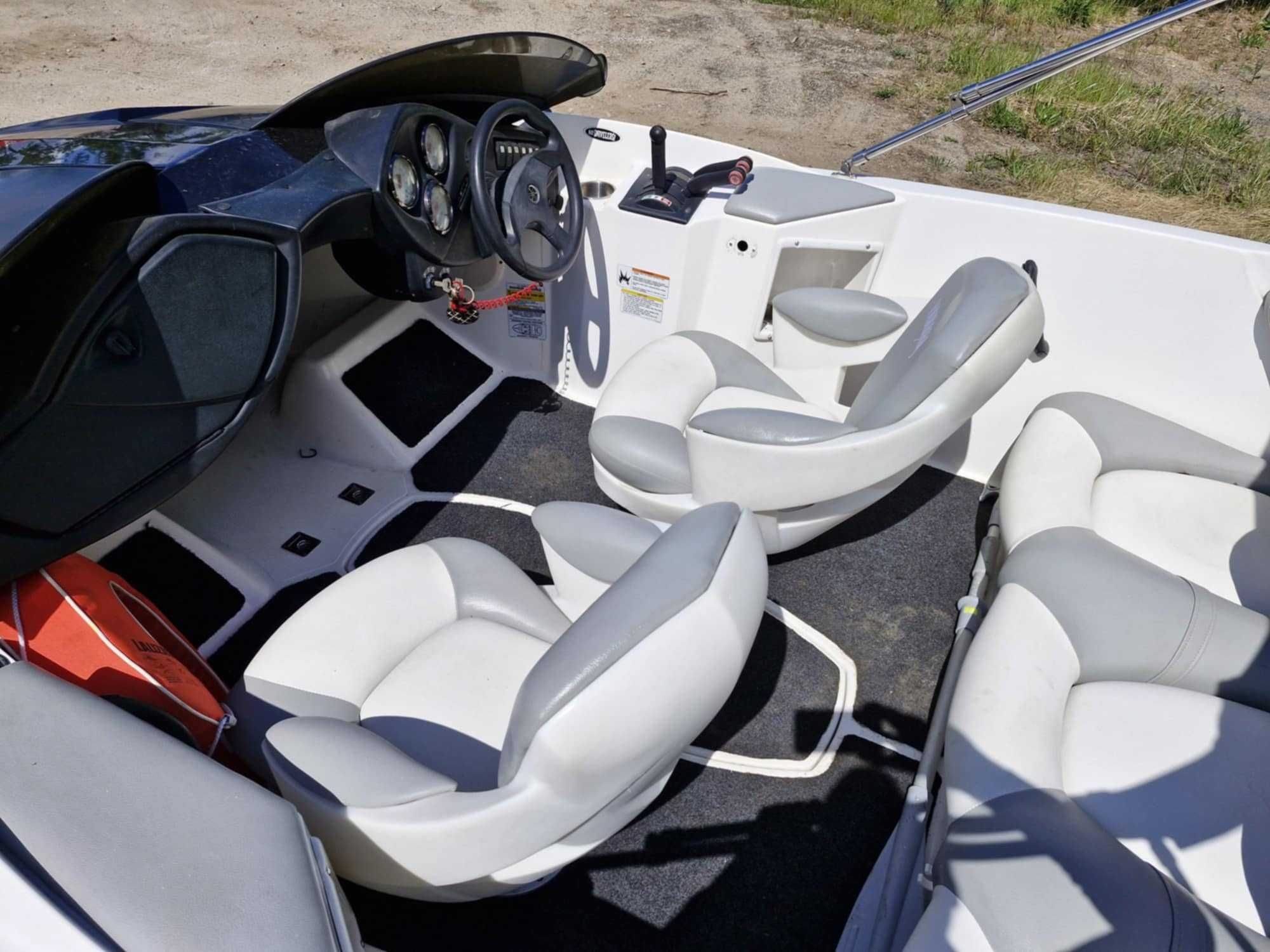 Łódź motorowa Yamaha XR1800 edycja limitowana z przyczepą
