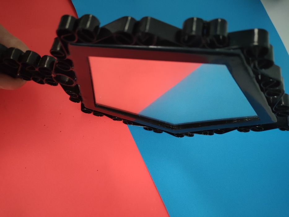 Piękne stare lusterko z rączką metaloplastyka domek