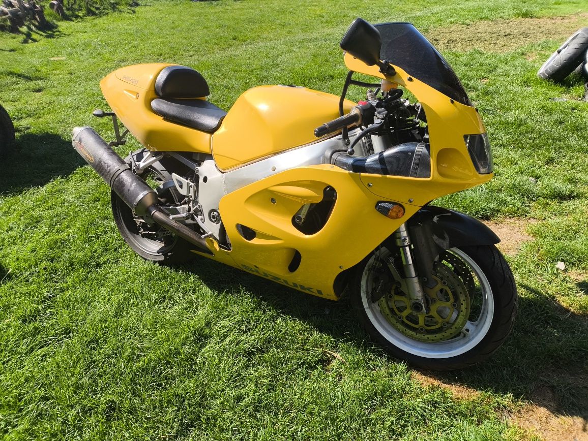 Suzuki GSX-R srad 750 silnik