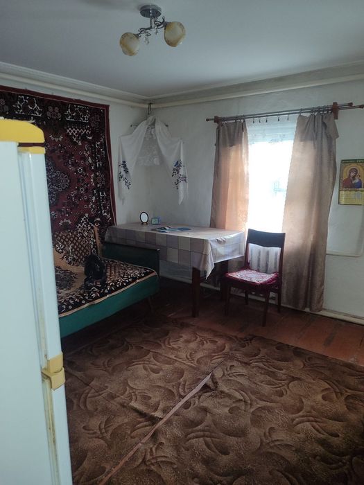 Продам будинок біля гімназії 1.   0 9 5 3901053